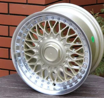 1028 Zlatý pruh 17 4x100 Typ BBS RS ET25